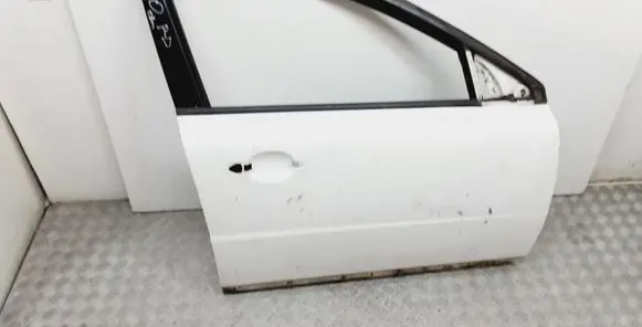 Volvo V70 Front door