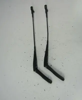 Opel Astra H Front wiper blade arm 