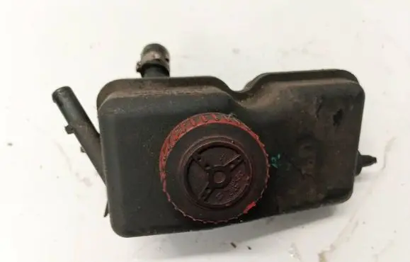Peugeot 407 Power steering fluid tank/reservoir 96242473