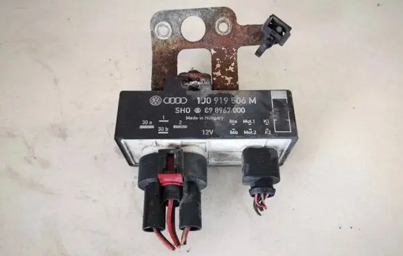 Skoda Fabia Mk2 (5J) Coolant fan relay 1j0919506m 898967000