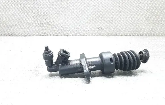 Clutch slave cylinder