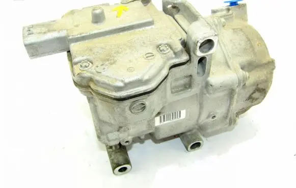 Toyota Auris 150 Air conditioning (A/C) compressor (pump) 0422000420