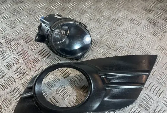 Volvo C70 Front fog light 31214850 30796680