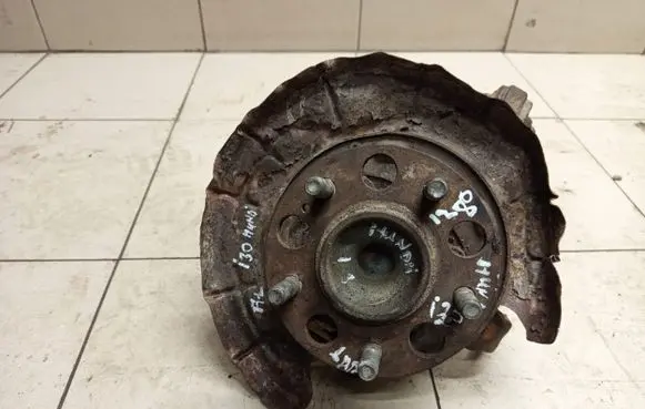 Hyundai i30 Rear wheel hub spindle/knuckle 