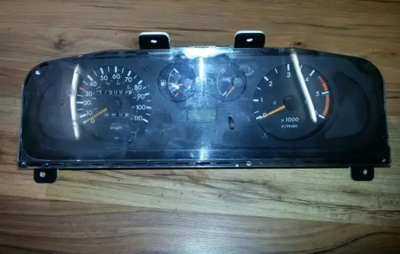 Nissan Terrano Speedometer (instrument cluster) 21069301