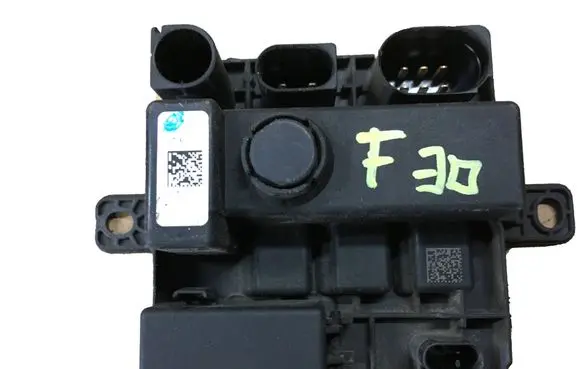 BMW 3 F30 F35 F31 Current control relay 7633242