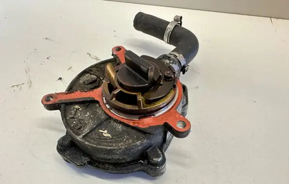 Audi A6 S6 C6 4F Oil pump 4F0611939D 767DE