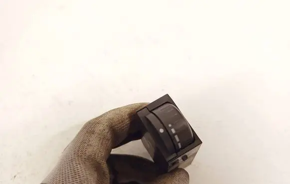 Headlight level height control switch