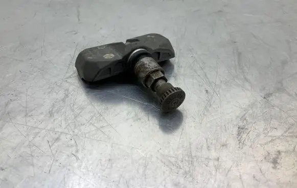 BMW 5 E60 E61 Tire pressure sensor 6779490