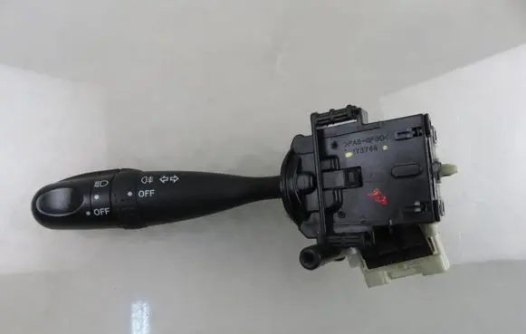 Wiper turn signal indicator stalk/switch