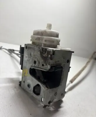 Audi A4 S4 B5 8D Front door lock 8D1837015F