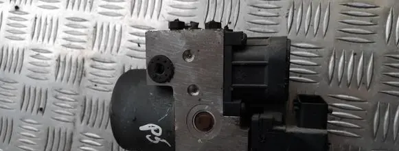 Volkswagen PASSAT B5 ABS Pump 8e0614111ab