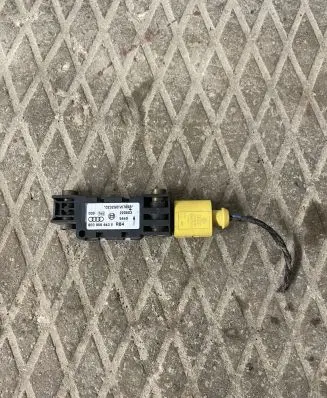 Audi A6 S6 C5 4B Airbag deployment crash/impact sensor 4B0959643E 220503 0232G0IW789B