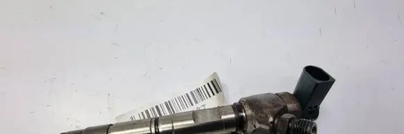 Volkswagen PASSAT B8 Fuel injector 04L130277AC