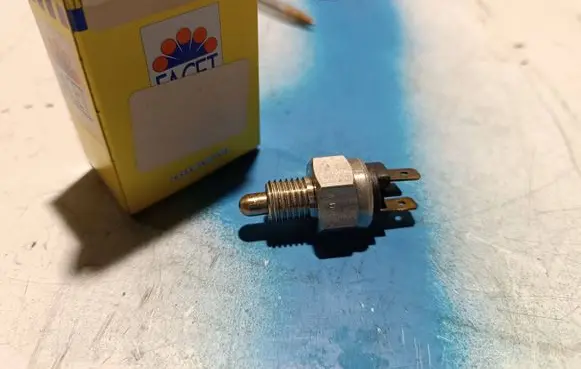 BMW 5 E34 Reversing light switch sensor 7.6029