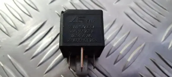 Volkswagen Golf IV Other relay 95vw10k705ca 7m0951253a