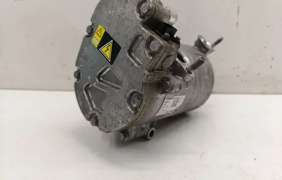 Volvo XC90 Air conditioning (A/C) compressor (pump) 32333862