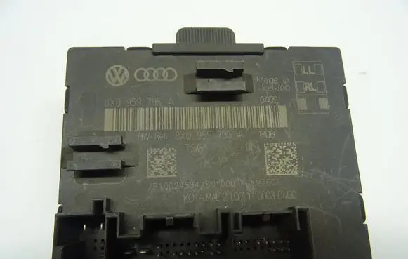Audi Q3 F3 Door control unit/module 8X0959795A