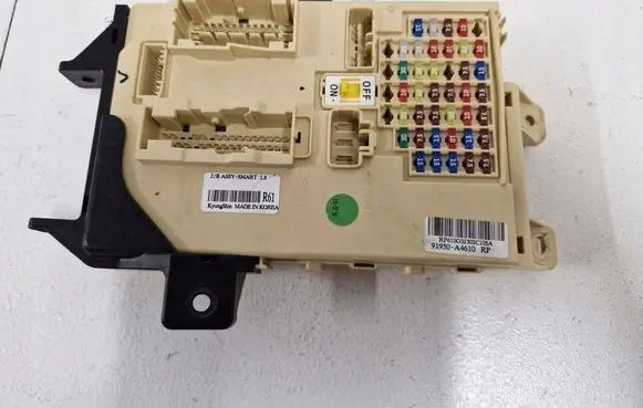 KIA Carens III Fuse box set 91950-A4610