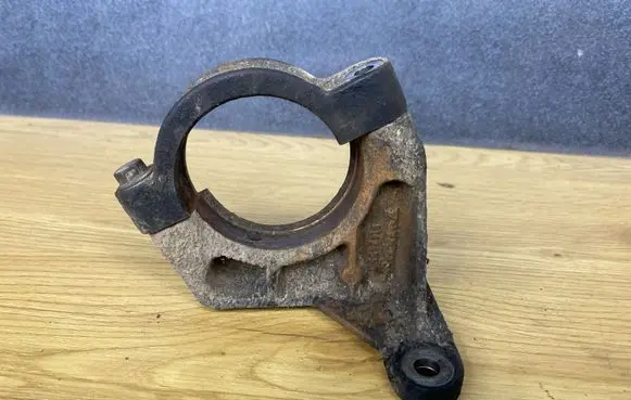 Volvo XC70 Driveshaft support bearing bracket 9143405