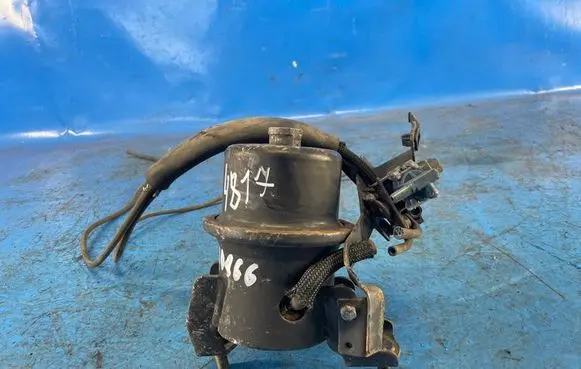 Toyota Sienna XL30 III Engine mount bracket 123600P110