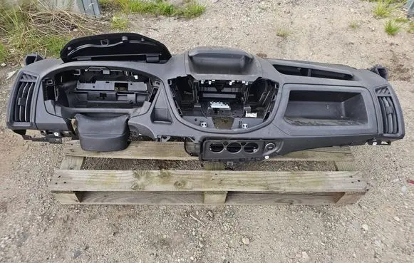 Ford Transit Dashboard V04305A825 GK21-19A834-AB
