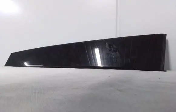 Front door glass trim molding