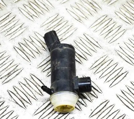 Subaru Legacy Windscreen/windshield washer pump