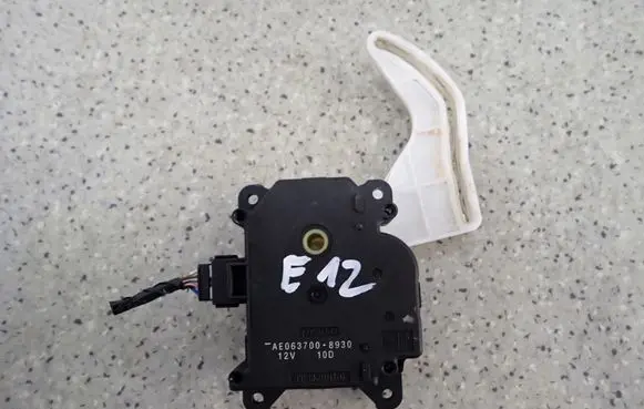 Toyota Corolla E120 E130 A/C air flow flap actuator/motor AE0637008930