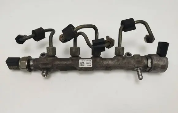 Volkswagen Tiguan Fuel main line pipe 04L089G 0055670