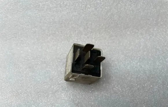 BMW 7 E38 Other relay 1729004