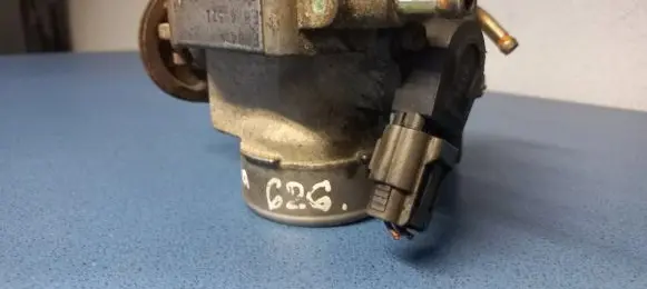 Mazda 626 Throttle valve E9T06871