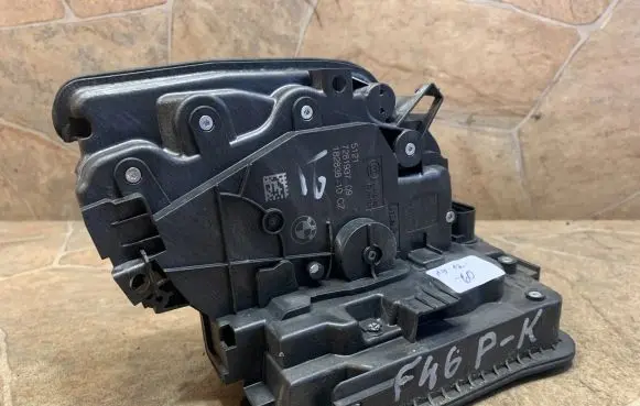 BMW 2 F46 Coupe door lock (next to the handle) 7281937