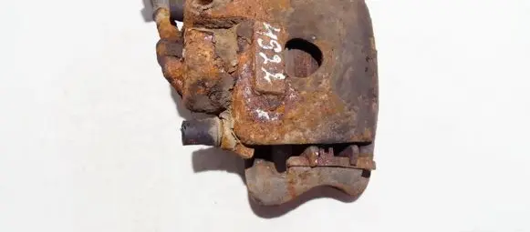 Volkswagen PASSAT B2 Front brake caliper