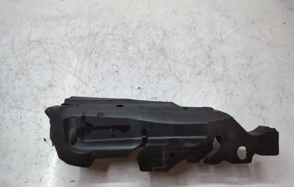 Mercedes-Benz CLS C218 X218 Other engine bay part A6420161924