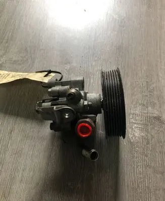 Toyota Avensis T250 Power steering pump