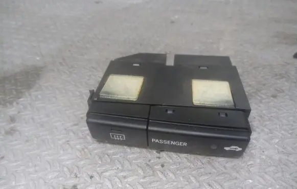 Toyota Avensis T250 Windscreen/window heater switch 8479005130C MS155100236