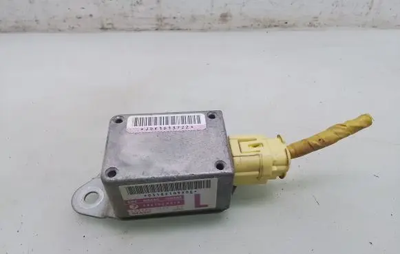 Subaru Forester SG Airbag deployment crash/impact sensor 2523001821