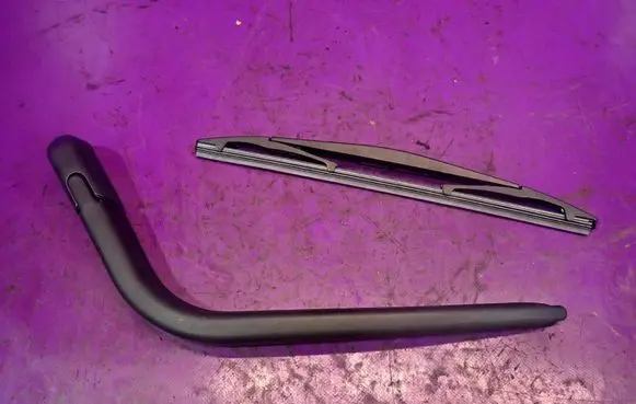 Toyota Yaris Verso Rear wiper blade arm 