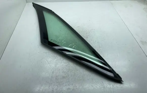 Citroen C4 II Picasso Front door vent window glass four-door