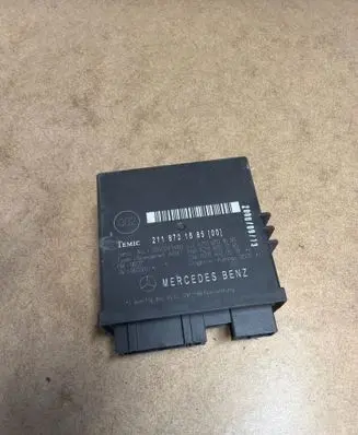 Mercedes-Benz E W211 Tailgate/trunk control unit/module 2118701685 A2118701785 A2118701685