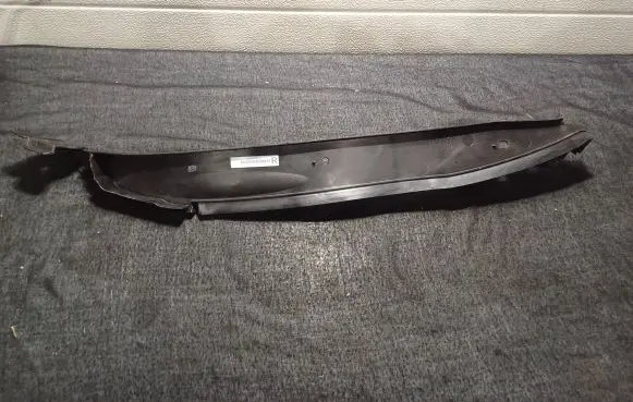 Porsche Macan (95B) Fender end trim 95B854778B