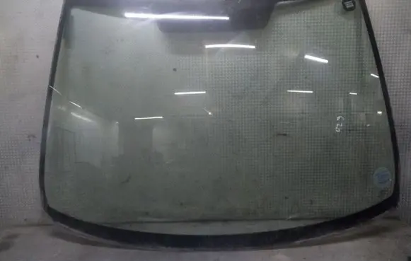 Nissan Almera Tino Front windscreen/windshield window 