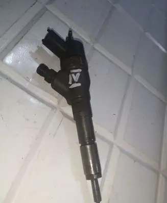 Fuel injector