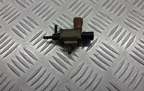 Nissan Altima Vacuum valve K5T46573
