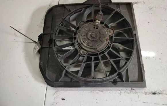 Dodge Grand Caravan Radiator cooling fan shroud 