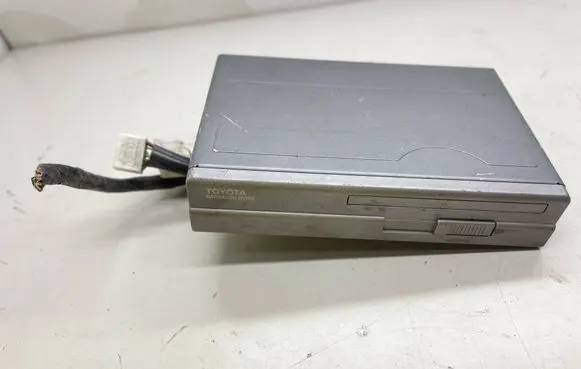 Toyota Avensis T250 Navigation unit CD/DVD player 08662-00840