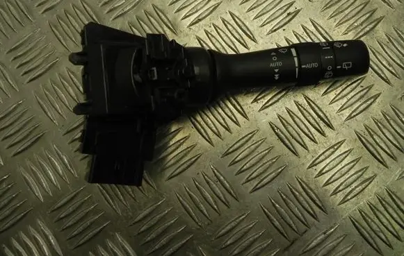 Lexus RX 450H Wiper control stalk 17F399 N1108