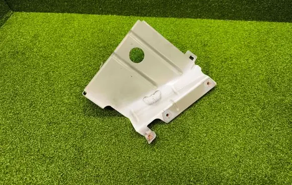 Renault Master III Fender mounting bracket 631233296R