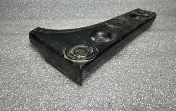 Audi A6 S6 C5 4B Front bumper mounting bracket 4B0807284B